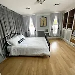 Steps From Capitol - Prime Suite With Top Location!