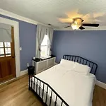 Steps From Capitol - Prime Suite With Top Location!