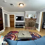 Steps From Capitol - Prime Suite With Top Location!